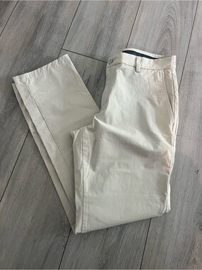 Vineyard Vines Men's “on the go” pants